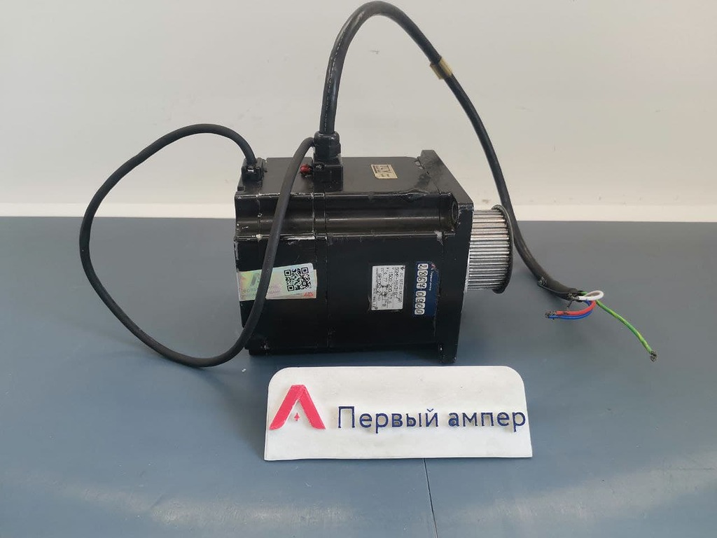 Серводвигатель Yaskawa SGMP-15V316CT